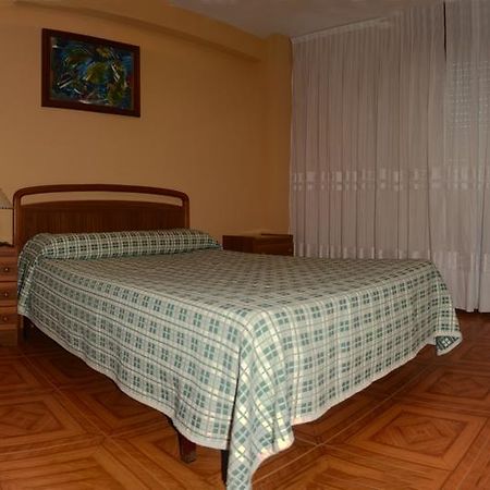 Hostal Baviera Pesués Esterno foto
