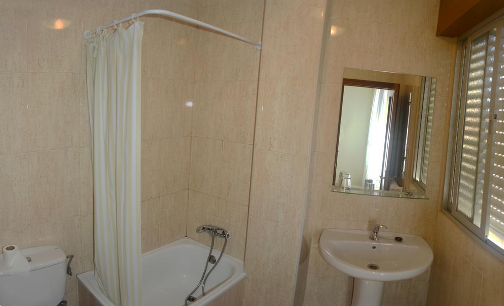Hostal Baviera Pesués Esterno foto